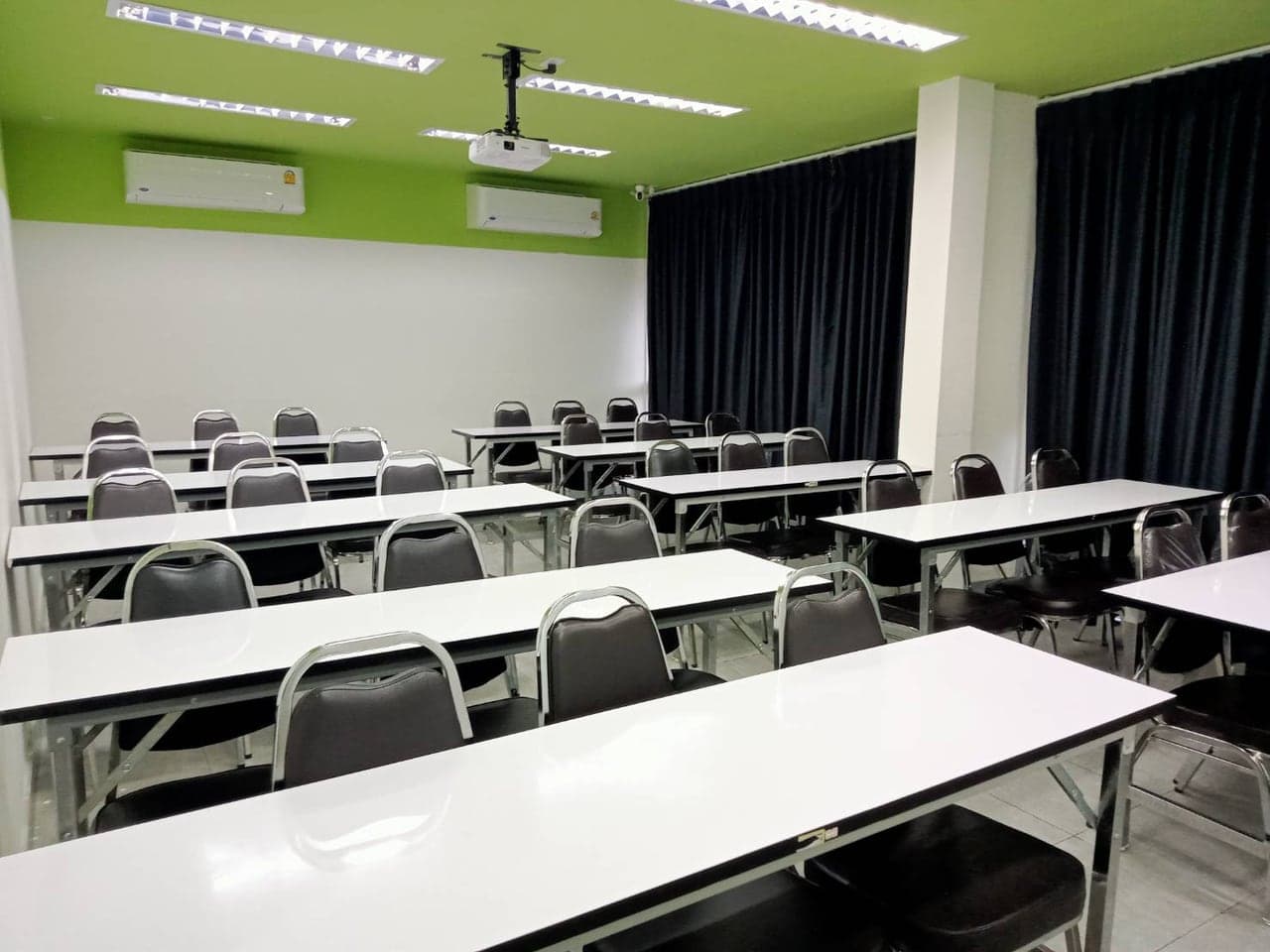 ห้องเรียนพิเศษ F01