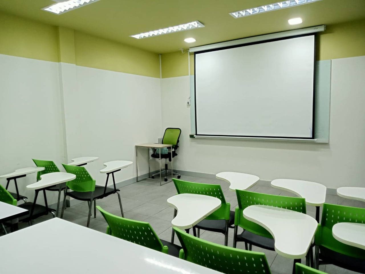 ห้องเรียนพิเศษ F02