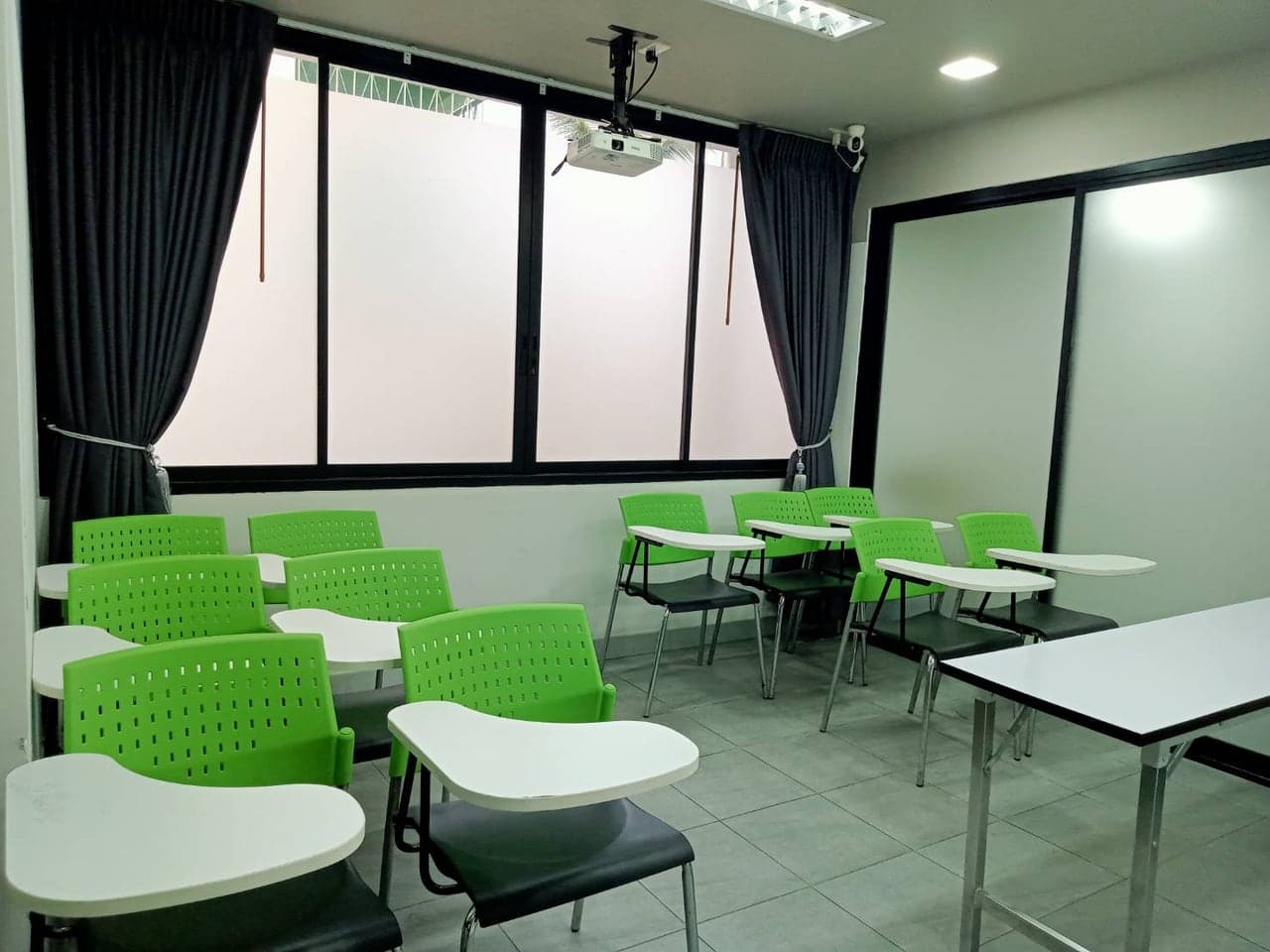 ห้องเรียนพิเศษ F03